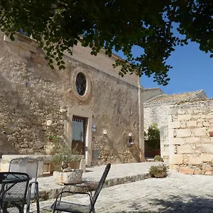 https://casina-di-grotta-di-ferro.sicilyhotelsitaly.net